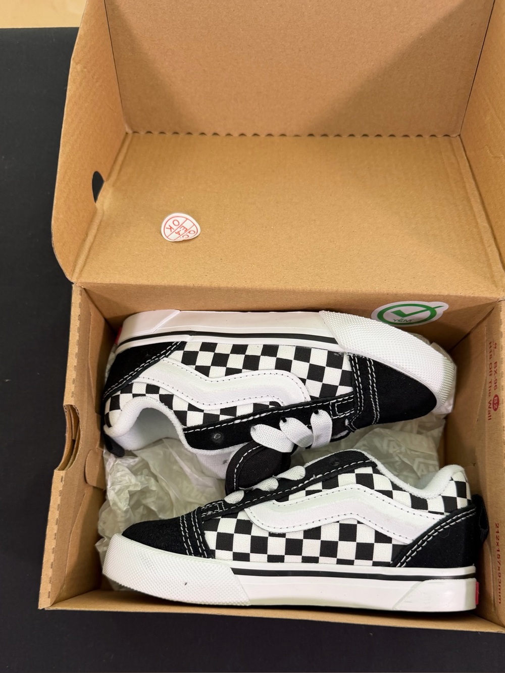 NIB Knu Skool Elastic Lace Checkerboard/Black/true white for baby Toddler Size 9